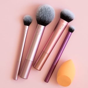 Real Techniques Selected Brush on Sale