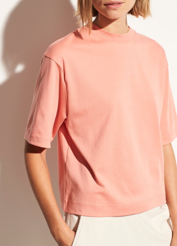 粉色T恤