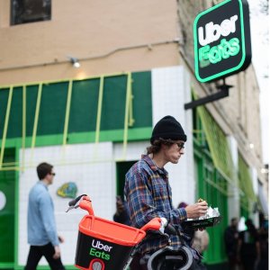 Uber Eats Use Apple Pay to Check Out and Get Discount