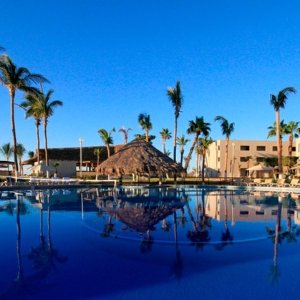 4-Night All-Inclusive Holiday Inn Los Cabos Stay with Air
