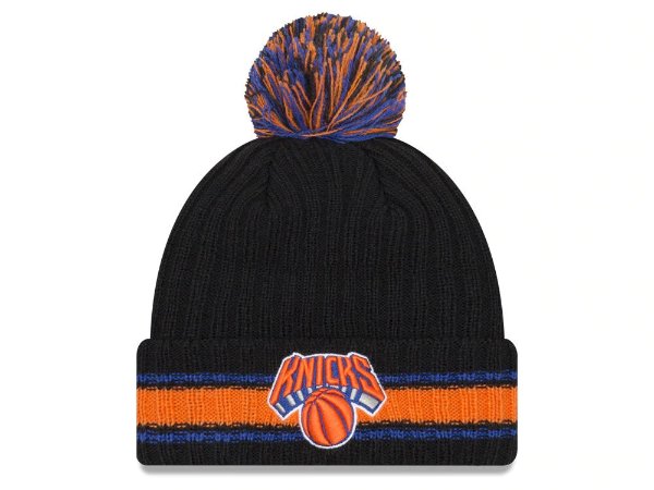 New York Knicks New Era NBA Basic Chunky Pom Knit