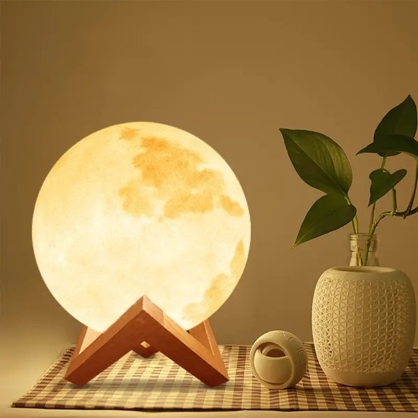1pc LED 3D Moon Light, Diameter 3.14/3.93/4.72 Inches Moon-shaped Night Light With Wooden Stand, Decorative Ambient Table Lamp, Suitable For Birthday Christmas Gifts Valentine's Day Gifts For Friends And Lovers