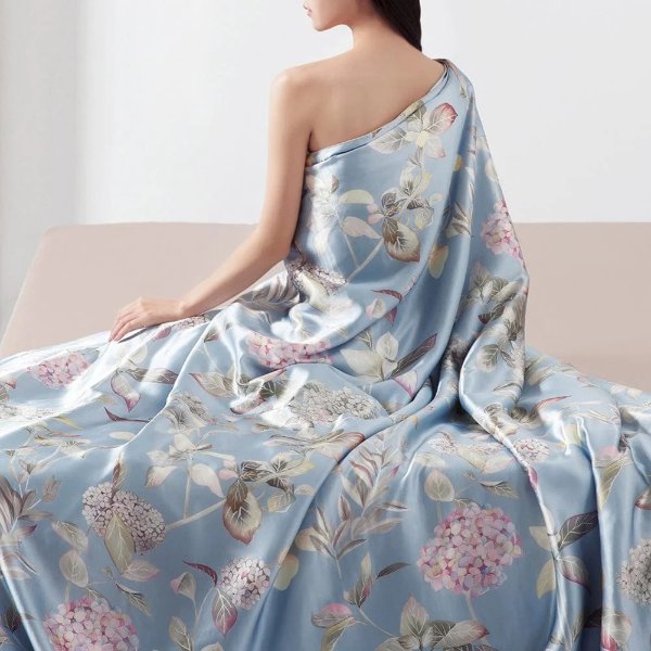 Floral Silk Filled With Silk Cover Blanket