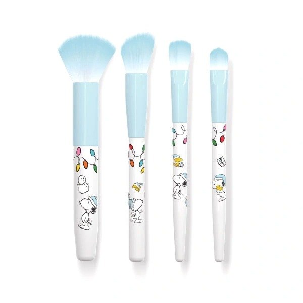 Season of Snoopy 4-Piece Makeup Brush Set - Wet N Wild Beauty Season of Snoopy 4-Pieces Makeup Brush Set