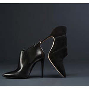 Chloe, Christian Louboutin, MiuMiu & More Women's Designer Shoes on Sale @ Gilt