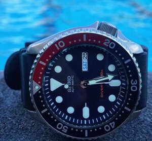 Seiko Men s SKX175 Stainless Steel Automatic Dive Watch 176.00