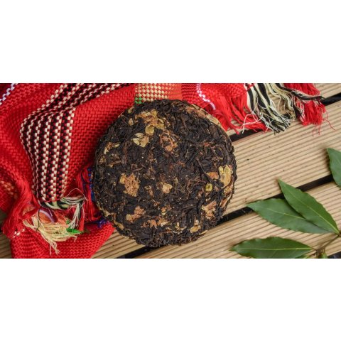 Qianjiazhai Gong Ting Shu + Tea Flower Cake