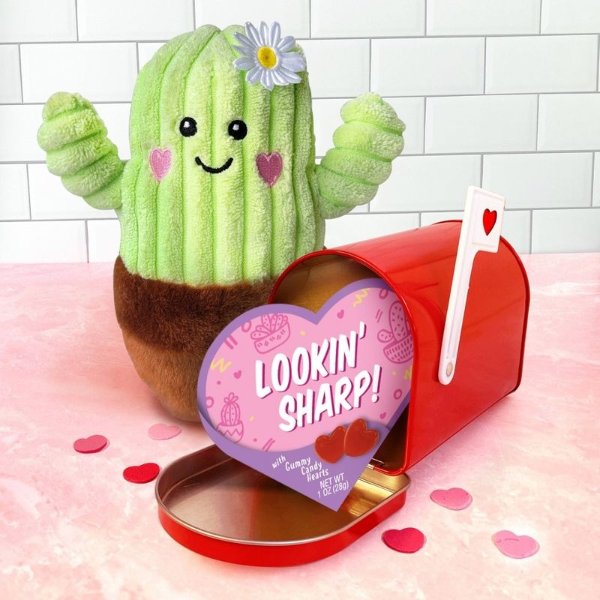 Cactus Valentine&#39;s Looking Sharp Date Night Plush with Gummy Candy Hearts - 1oz
