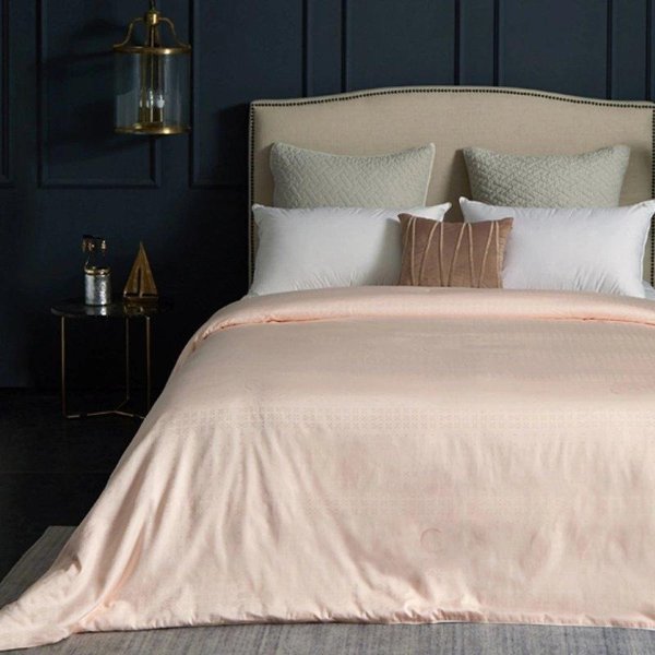 bedding set and silk quilt