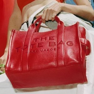 Marc Jacobs 英国折扣优惠 - 托特包、相机包、香水推荐