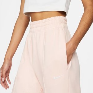 Nike 服饰夏季大促 奶油色束腿裤、卫衣T恤、吸睛内搭