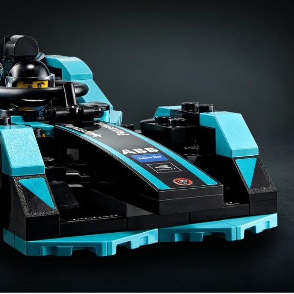 Formula E Panasonic Jaguar Racing GEN2 car & Jaguar I-PACE eTROPHY 76898 | Speed Champions | Buy online at the Official LEGO® Shop US