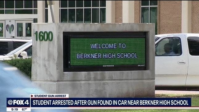 突发！德州Richardson高中1学生持冲锋枪闯校园，距21死校园枪击仅1天！