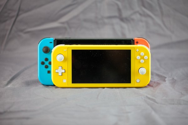 游戏抢鲜看：Nintendo Switch Lite, 为掌机玩家而生不能Switch 的 
