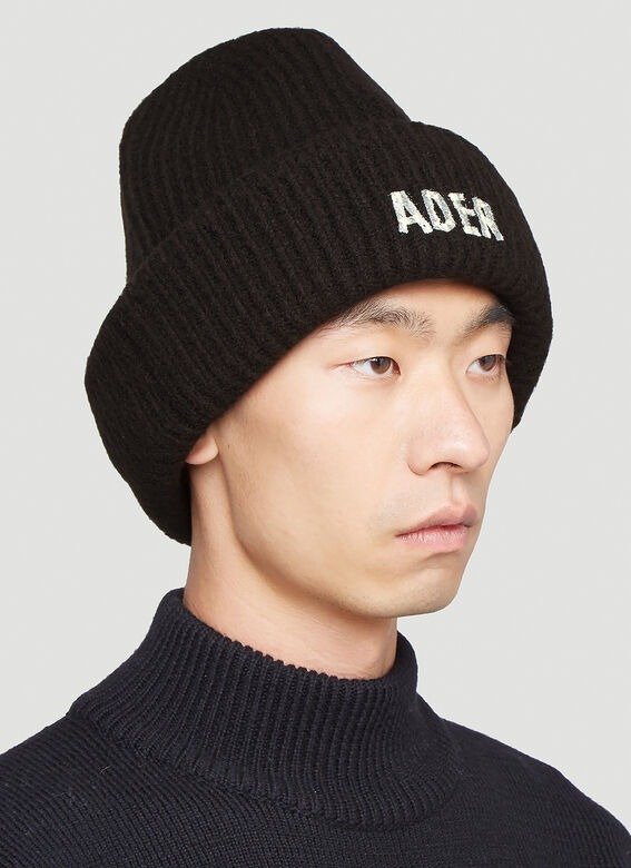 Knitted Beanie Hat in Black