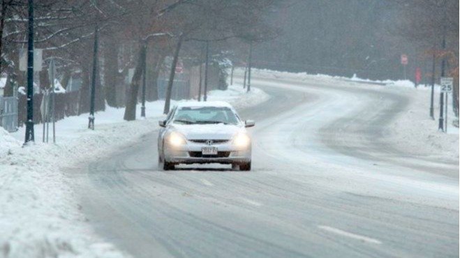 周二下午大西雅图冻雨警告！驾车通勤头号危险因素，路面湿滑隐患多