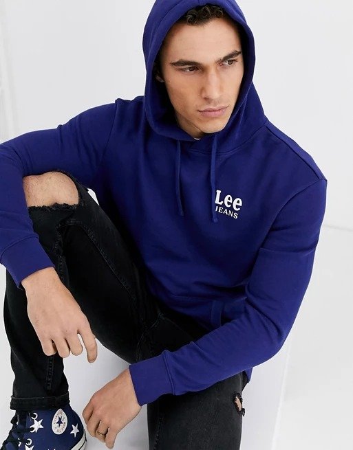 Jeans overhead hoodie with chest logo in navy 