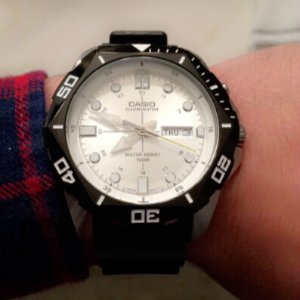 Casio Men's MTD-1079D-1AVCF Super Illuminator Diver Quartz Watch