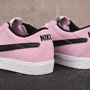 Nike粉色"PINK MOTEL"春夏袭来