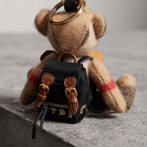 Burberry 小熊钥匙扣热卖 钥匙、包包好伴侣 超萌的陪伴