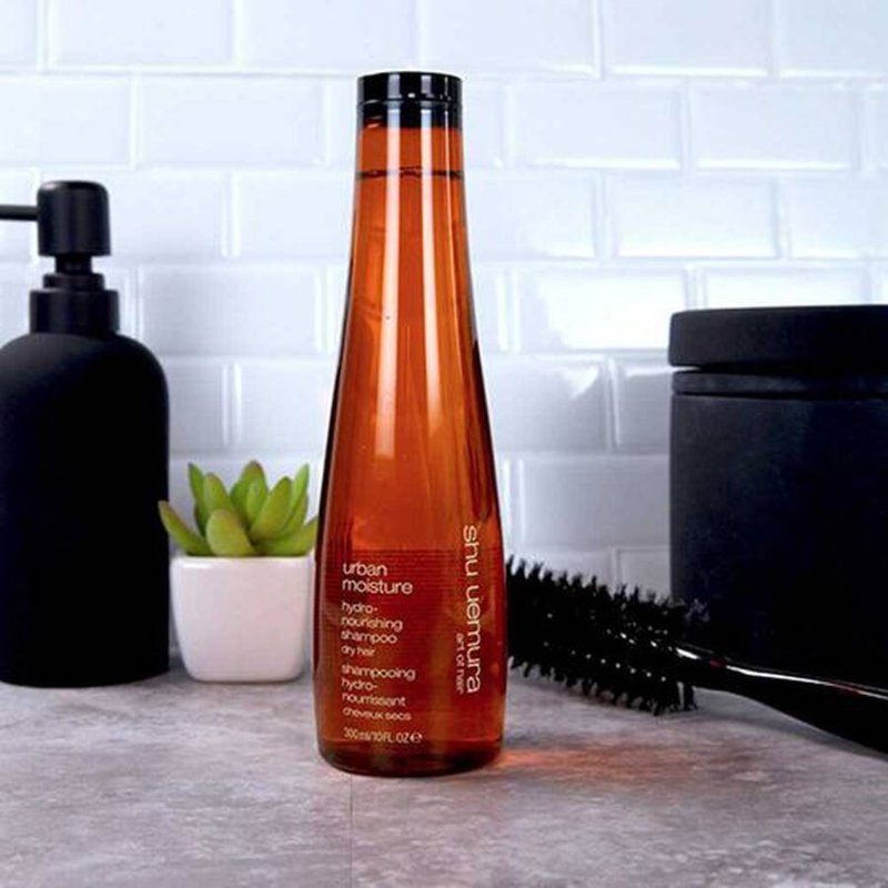 shu-uemura-art-of-hair-urban-moisture-shampoo-alt-image.jpg