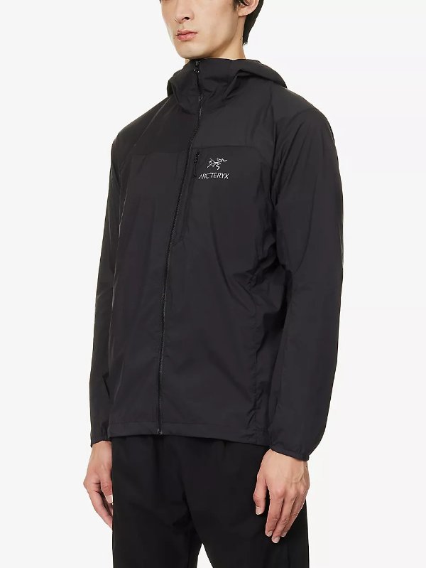 Squamish 软壳黑色冲锋衣