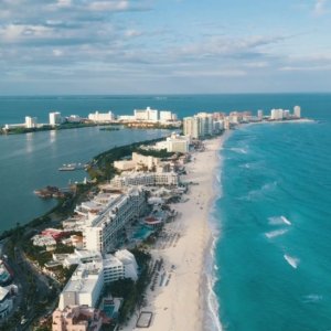 Houston to Cancun Mexico Round-Trip Nonstop Airfares Saving