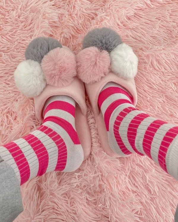 Zanders pom pom slippers in pink | ASOS