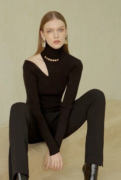 Alia Turtleneck Sweater - Black
