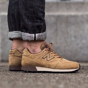 New Balance Men's Trailbuster Classic Shoes Tan with Brown