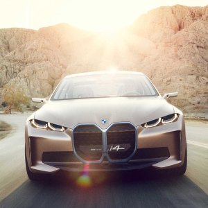 BMW i4 概念电动车先期发布 量版产明年上线
