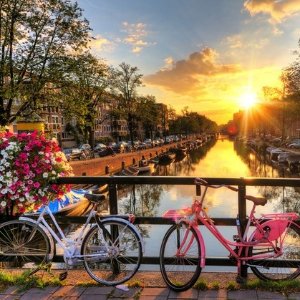 4-, 5-, or 6-Day Amsterdam Vacation with Hotel and Air