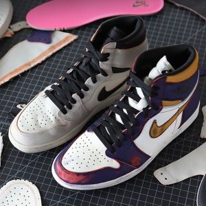 新品上市：Nike SB x Air Jordan 1 “表里不一” 双色刮刮乐
