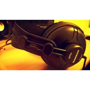 Samson Professional SR950 Studio Reference Closed-Back Headphones, 50mm Drivers