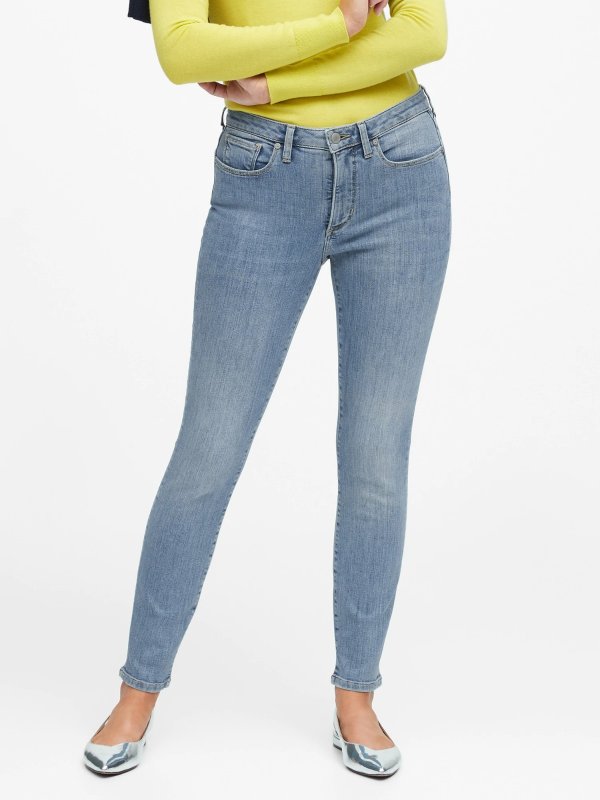 Curvy Mid-Rise Skinny Jean