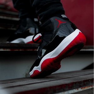 Air Jordan 11 Black/Red