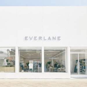 Everlane 热卖TOP10 夏促升级 收超火托特包、经典牛仔裤