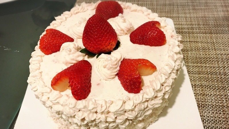 非完美主义的草莓奶油蛋糕🍰