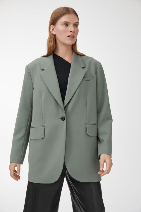 橄榄绿西装外套