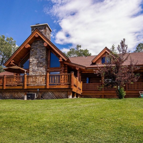 爱达荷州 McCall的自然旅舍 豪华小屋，带私人热水浴缸和美食厨房