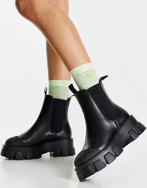 chunky chelsea boots in black with exaggerated sole