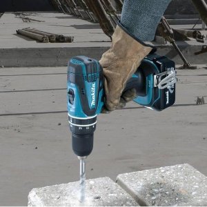 Makita XT250 LXT 18V Cordless Lithium-Ion 1/2 in. Hammer Driver-Drill and Circular Saw Kit with Two 3.0Ah Batteries