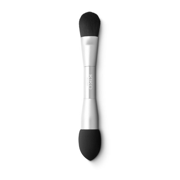 Brush with recycled synthetic fibres and sponge for applying foundation - Blue Me 2-in-1 Foundation Brush - KIKO MILANO