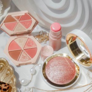 Em Cosmetics 油管超火🔥彩妆艺术家自创品牌
