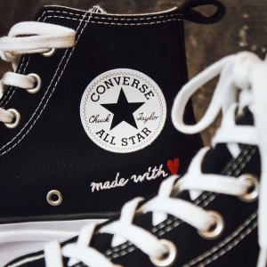 Converse 情人节定制款帆布鞋上线 给TA超特别的礼物