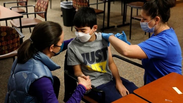 FDA正式批准辉瑞新冠疫苗用于5-11岁儿童