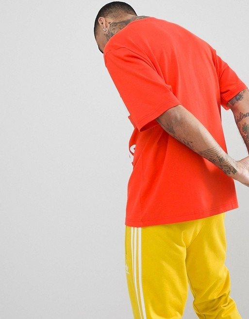 adidas Originals adicolor Oversized T-Shirt In Boxy Fit In Red 
