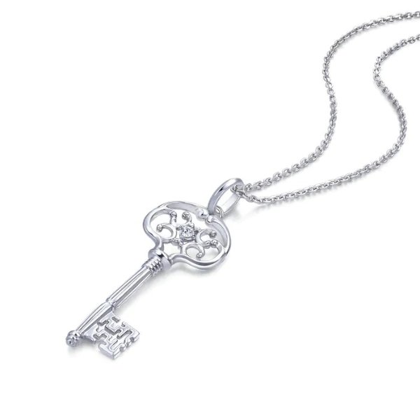 V&A 'Bless' 18K White Gold Diamond Pendant | Chow Sang Sang Jewellery eShop