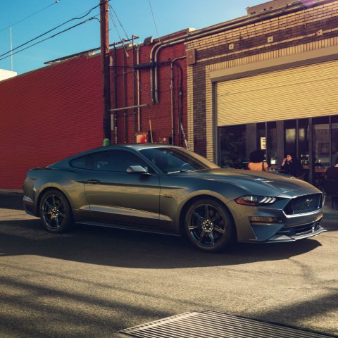 Pony Car Returns with A Fresh Look2018 Ford Mustang