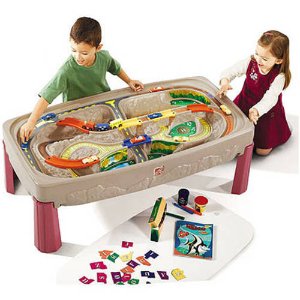 Step2 Deluxe Canyon Road Train and Track Table, Includes 6-Piece Train Set
